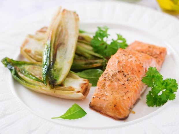 csm_Fried_Belgian_endive_with_salmon_fillet_winter-recipe_03_b94b7695f0.jpg