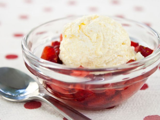 csm_61_red_fruit_grati_with_icecream_12_113b928215.jpg
